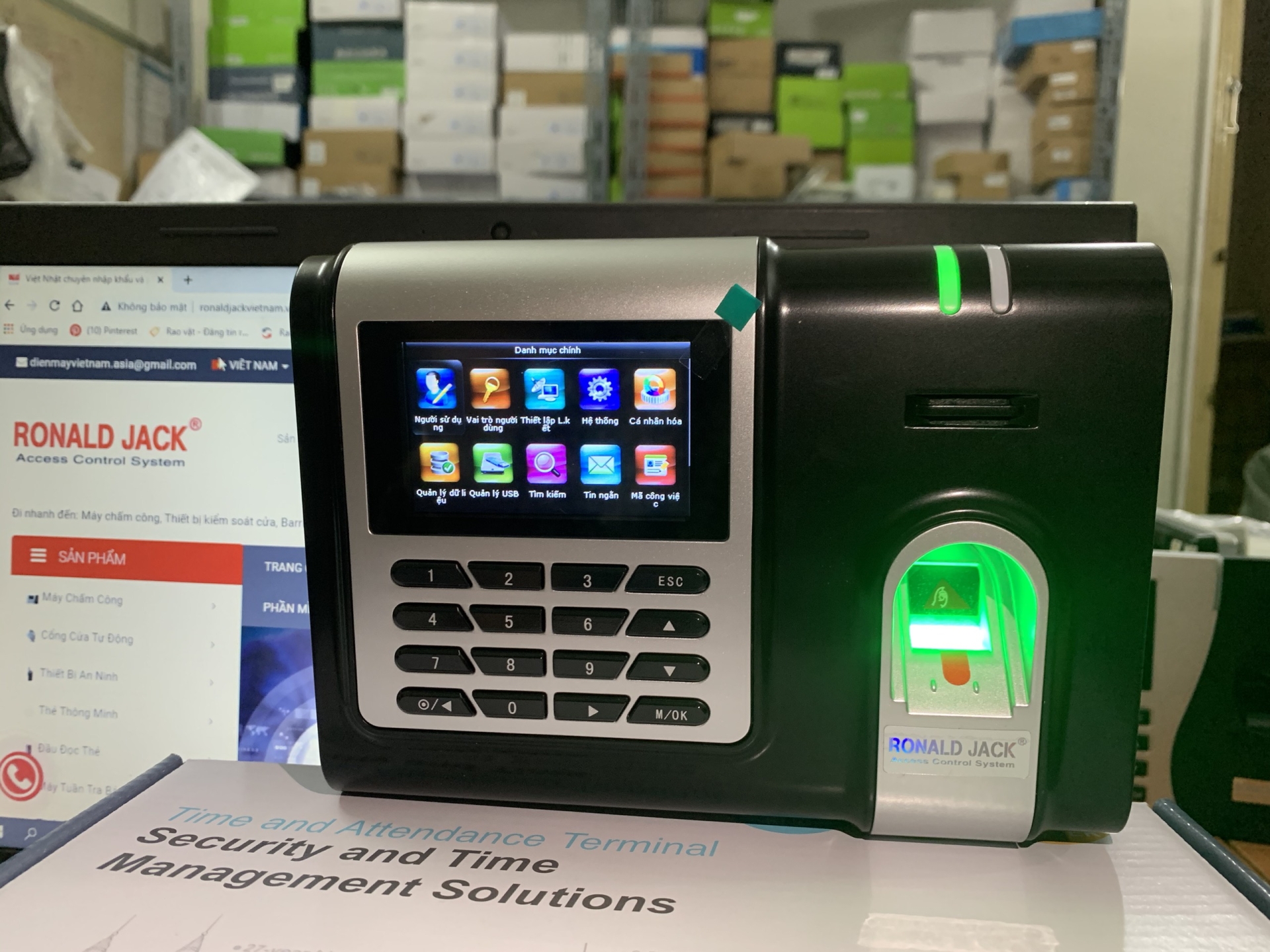 Máy chấm công Ronald jack X628C